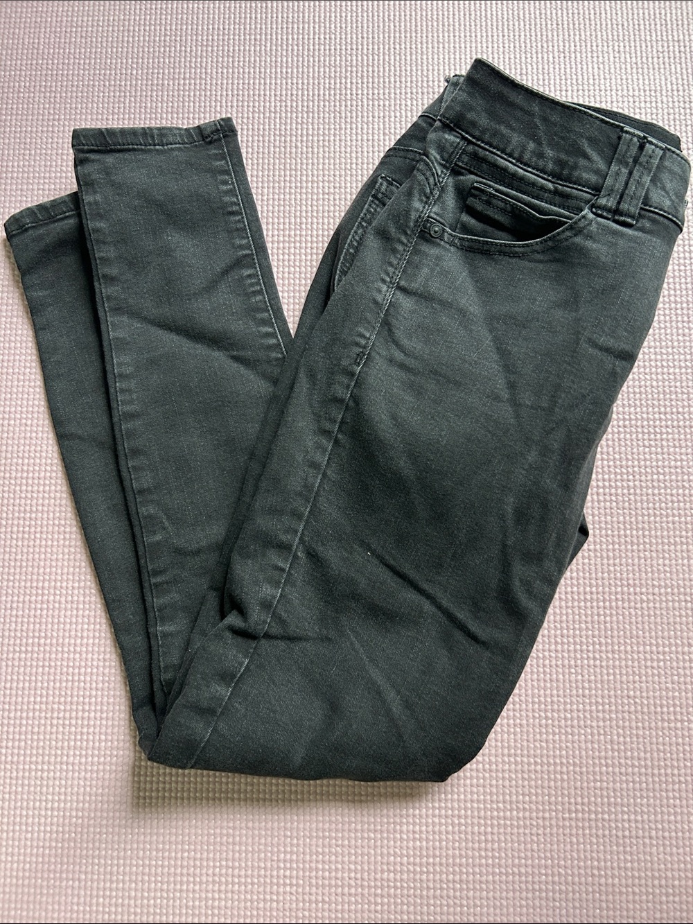 Democracy Black Skinny Jeans — Stretch High-Rise Slim Fit
